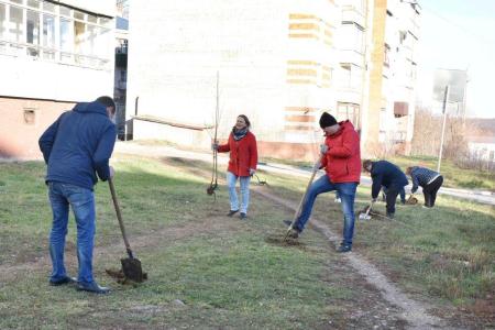 В Туле продолжается акция «Сад Победы - Сад Жизни»