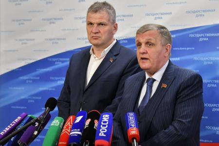 Н.В. Коломейцев и А.В. Куринный выступили перед журналистами в Госдуме