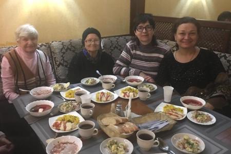 В дни "красного ноября" ветераны-белгородцы встретились за праздничным столом