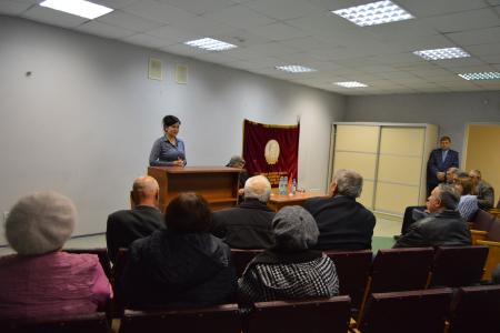 В Алтайском крае на встрече с Марий Прусаковой граждане осудили атаку рейдеров на подмосковный совхоз имени Ленина