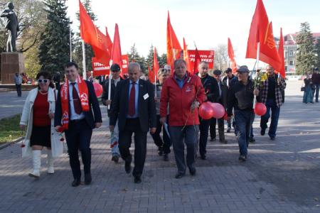 Годовщину Великого Октября отметили в городах, селах, станицах и аулах Карачаево-Черкесии