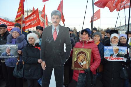 Алтайский край. Барнаульские коммунисты присоединились к праздничным мероприятиям в честь годовщины Великого Октября