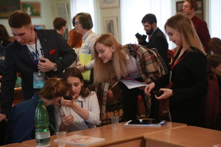 Омская область. При поддержке КПРФ проведена вторая сессия «молодежного парламента»