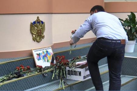 Саратовские коммунисты покинули заседание облдумы в знак протеста
