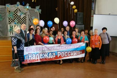 Алтайский край. Коммунисты Барнаула и Бийска провели концерты, посвященные Дню Матери