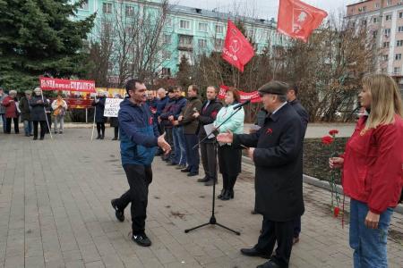 Тульский обком КПРФ отметил 102-ю годовщину Великого Октября