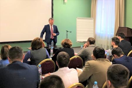 Дмитрий Новиков выступил в Центре политической учебы ЦК КПРФ