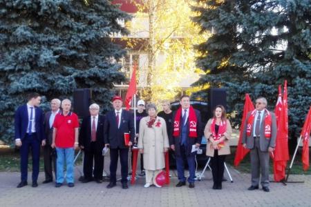 Лидер ставропольских коммунистов Виктор Гончаров: Дню 7 ноября – статус государственного общенародного праздника!
