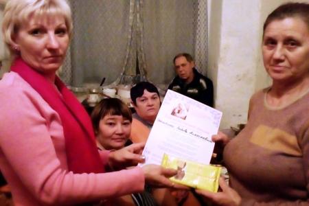 Саратовская область. Активистки "ВЖС - Надежда России" поздравили женщин с Днём матери