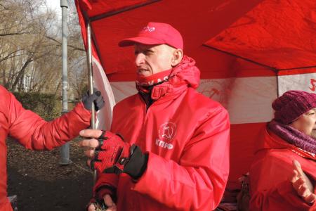 В Омске в рамках подготовки к празднованию годовщины Великой Октябрьской революции проходит серия пикетов