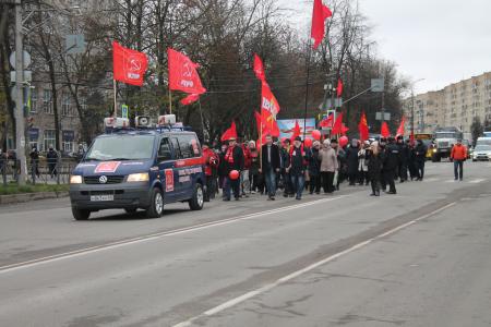 Псков. Под Красным Знаменем Октября!