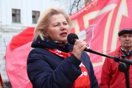 Коммунисты Рязани провели шествие и митинг в годовщину Великого Октября