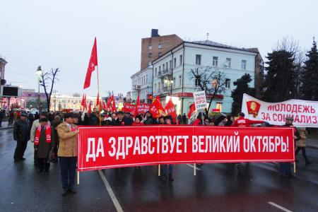 Н.Н. Иванов провел демонстрацию трудящихся в Курске