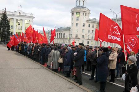 В Чувашии прошли митинги в честь 102-й годовщины Великого Октября