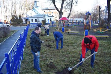 В Туле продолжается акция «Сад Победы - Сад Жизни»