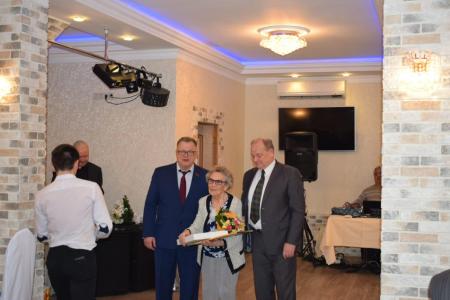 Московская область. Александр Наумов проверил обустройство тротуаров в деревне Образцово и поздравил женсовет «Добродея» с юбилеем