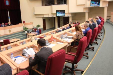 Саратовские коммунисты покинули заседание облдумы в знак протеста