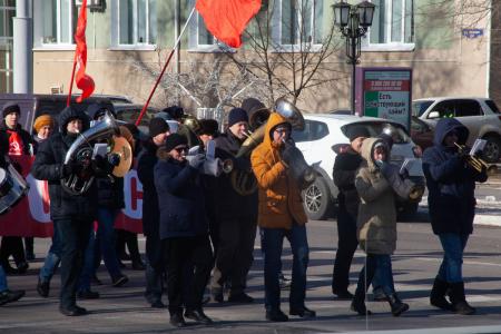 Амурская область отметила 102-ю годовщину Великого Октября шествиями и митингами