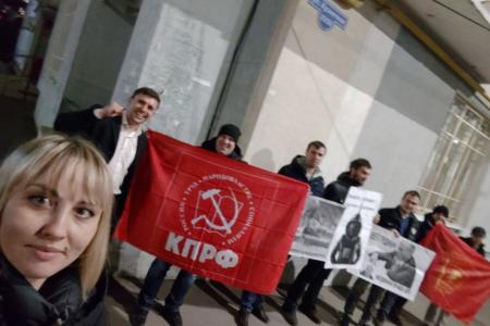Саратовские коммунисты проводят пикеты в защиту совхоза имени Ленина