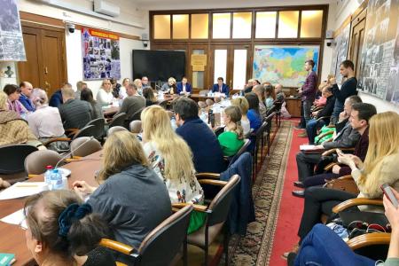 ​Олег Лебедев провёл круглый стол, посвящённый правоприменительной практике в сфере борьбы  с жестоким обращением с животными
