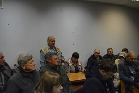 В Алтайском крае на встрече с Марий Прусаковой граждане осудили атаку рейдеров на подмосковный совхоз имени Ленина