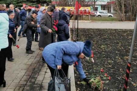 Тульский обком КПРФ отметил 102-ю годовщину Великого Октября