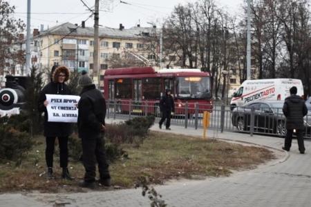 Тульские коммунисты вышли на одиночные пикеты в защиту красного губернатора Левченко и народного директора Грудинина