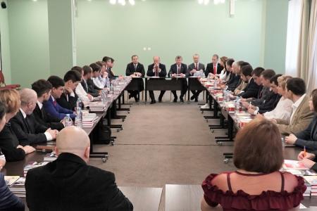 Г.А. Зюганов вручил дипломы выпускникам Центра политической учебы ЦК КПРФ