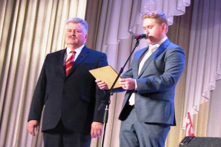 В Кургане коммунисты провели торжественное заседание и праздничный концерт