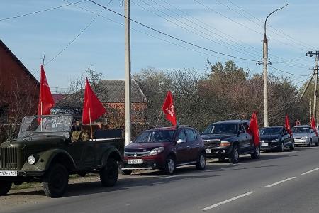 В день Красного Октября в Краснодарском крае прошли автопробеги и митинги в поддержку П.Н. Грудинина и С.Г. Левченко 