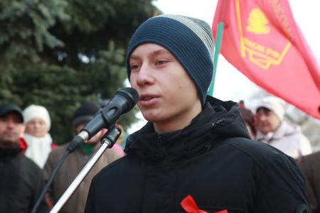 Омск. Слава людям труда, верным памяти и целям социалистической революции!