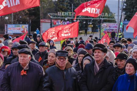 Красноярские коммунисты ярко отметили 102-ю годовщину Великого Октября