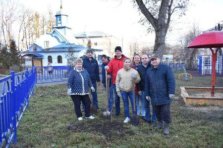 В Туле продолжается акция «Сад Победы - Сад Жизни»
