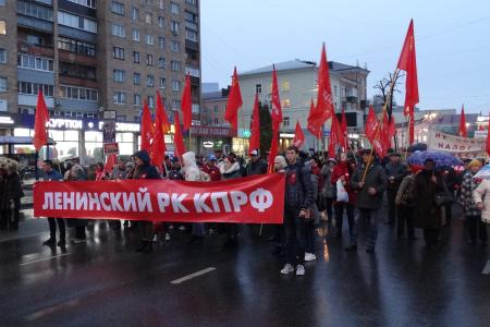 Н.Н. Иванов провел демонстрацию трудящихся в Курске