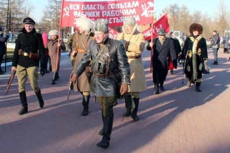 Челябинские коммунисты на Алом поле провели торжественное празднование Великого Октября