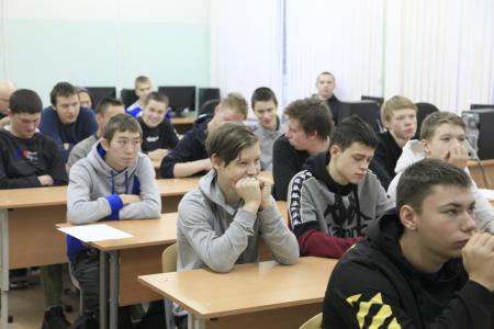 Депутаты фракции КПРФ в Собрании депутатов Ненецкого автономного округа провели парламентский урок в Ненецком профессиональном училище