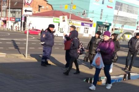 Краснодар. Активисты КПРФ провели очередные пикеты в поддержку Грудинина-Левченко и закона «О детях войны»