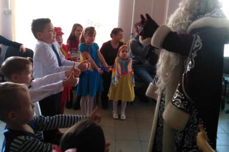 В Чувашском рескоме КПРФ прошли Новогодние утренники