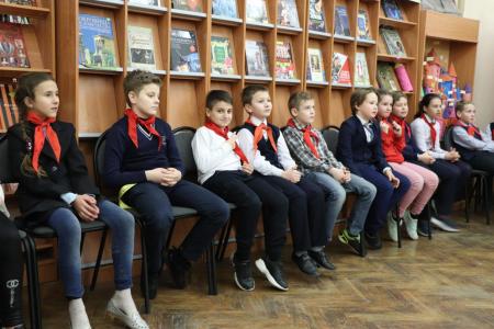 Новогодний праздник для пионеров в Рязани