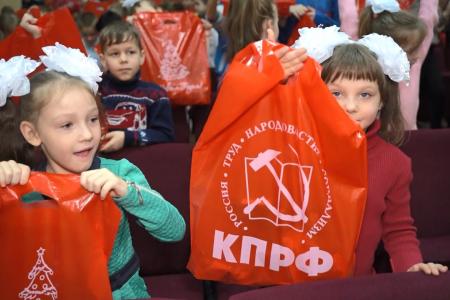Делегация КПРФ во главе с К.К. Тайсаевым в преддверии Нового года посетила Донецкую и Луганскую республики