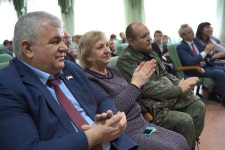 Делегация КПРФ во главе с К.К. Тайсаевым в преддверии Нового года посетила Донецкую и Луганскую республики