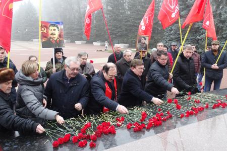 Н.Н. Иванов провел в Курске торжественное собрание и церемонию возложения цветов в честь 140-летия со дня рождения И.В. Сталина
