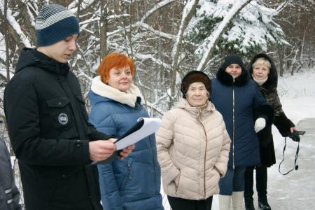 Омские коммунисты поздравили пионеров с наступающим Новым годом