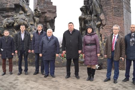 Делегация КПРФ во главе с К.К. Тайсаевым в преддверии Нового года посетила Донецкую и Луганскую республики