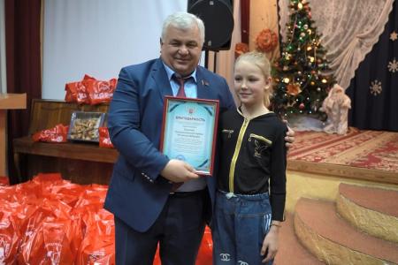 Делегация КПРФ во главе с К.К. Тайсаевым в преддверии Нового года посетила Донецкую и Луганскую республики