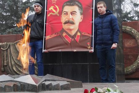 Н.Н. Иванов провел в Курске торжественное собрание и церемонию возложения цветов в честь 140-летия со дня рождения И.В. Сталина