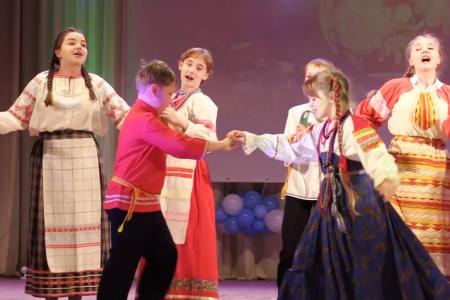 Ольга Алимова приняла участия в юбилейном празднике школы №21 города Энгельса