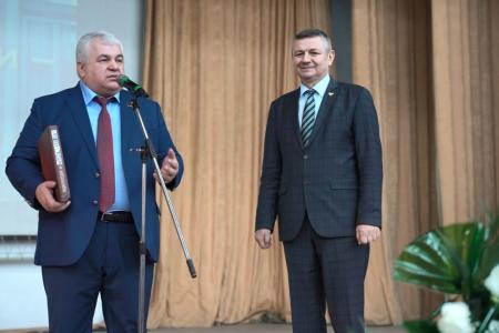 Делегация КПРФ во главе с К.К. Тайсаевым в преддверии Нового года посетила Донецкую и Луганскую республики