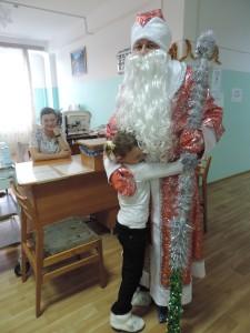 Севастопольские коммунисты поздравили маленьких пациентов городской больницы №5 с наступающим Новым годом