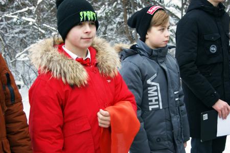 Омские коммунисты поздравили пионеров с наступающим Новым годом